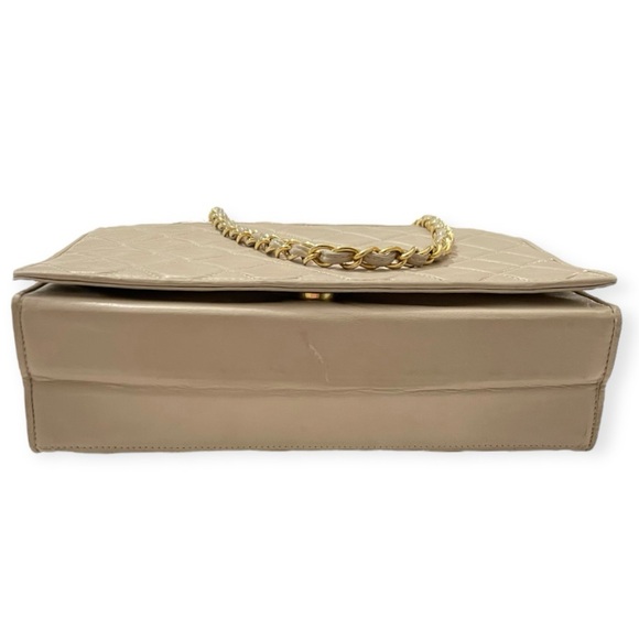 CHANEL Bag Matelasse Shoulder Chain Beige Lambskin Gold Chain Quilted CC Bag GUC - Picture 6 of 16